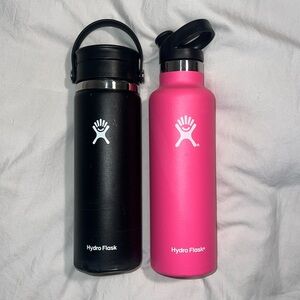 bundle of 2 hydroflasks